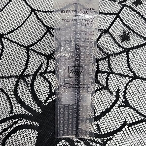 AVON fmg Precision Eye Brush - Picture 3 of 5